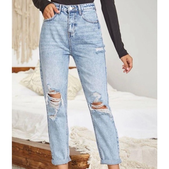 Light wash Mom Jeans - Picture 1 of 2